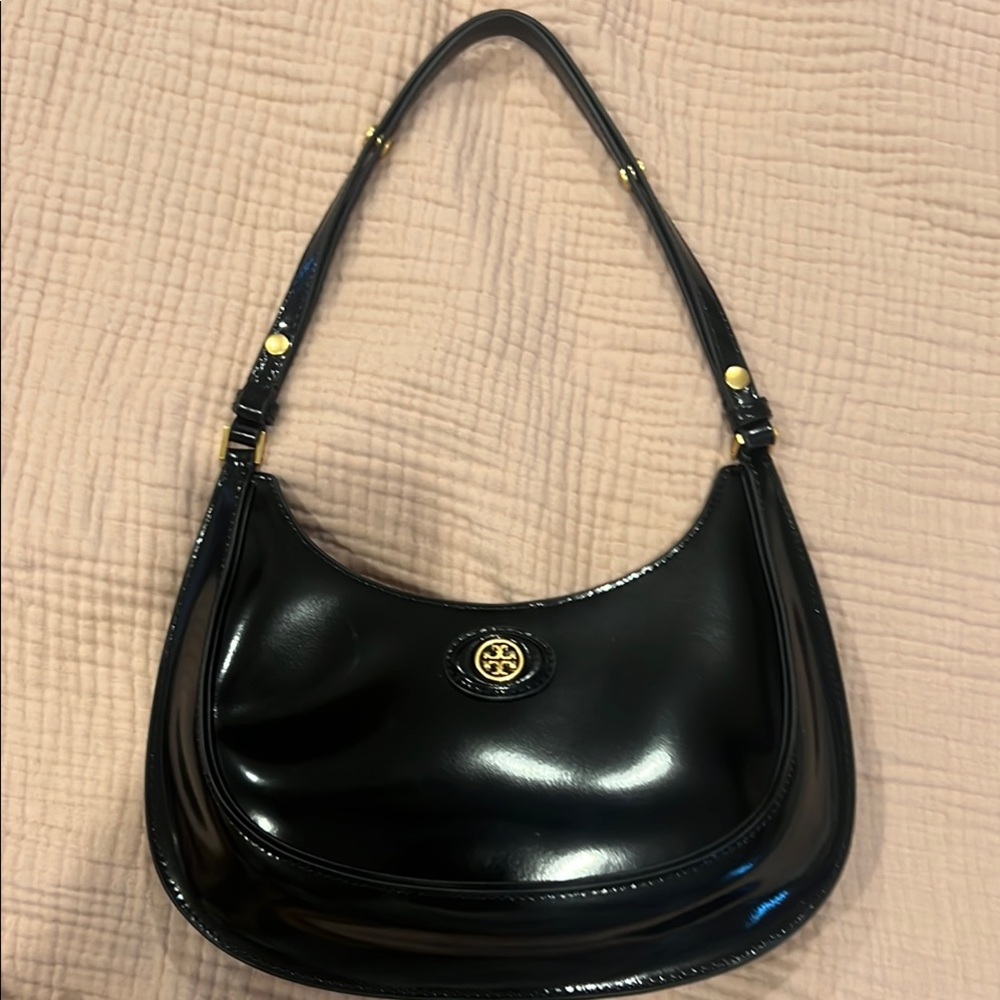 Tory Burch Black Shoulder Bag with Glossy Leather Finish